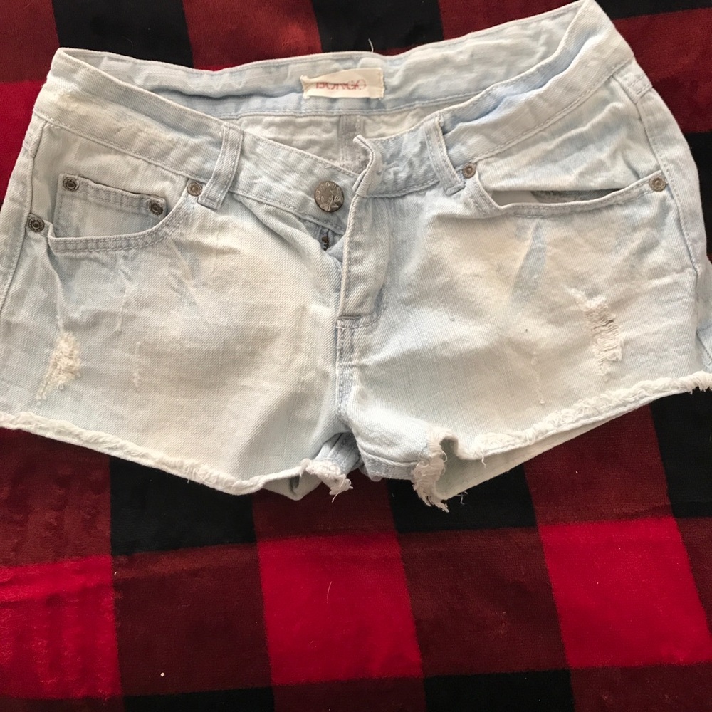 Light wash jean shorty shorts