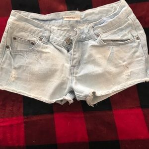Light wash jean shorty shorts