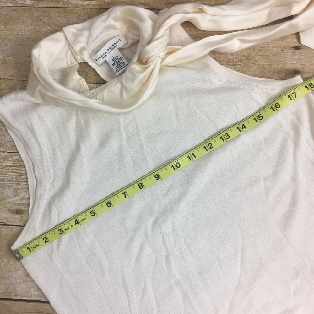 | Banana Republic | Large Cream Sweater S/L Blouse - Picture 3 of 8
