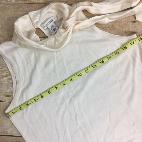 | Banana Republic | Large Cream Sweater S/L Blouse - Picture 3 of 8