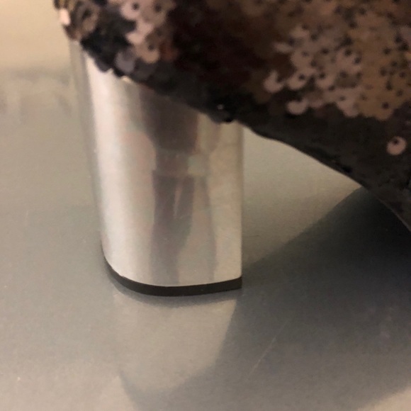 Sequins❤️ bring on the holidays! - Picture 2 of 4