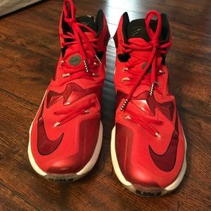 Mens Lebron James 13 size 10.5