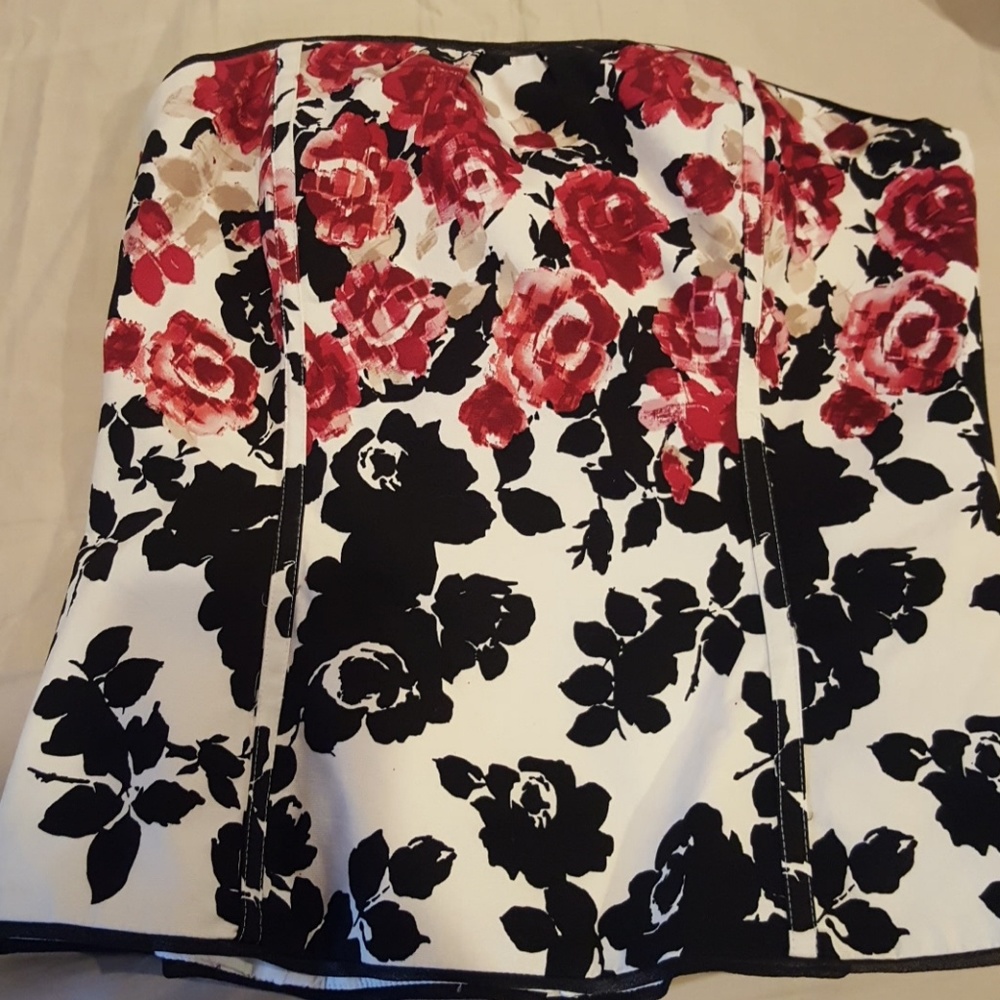 White house Black Market floral bustier top