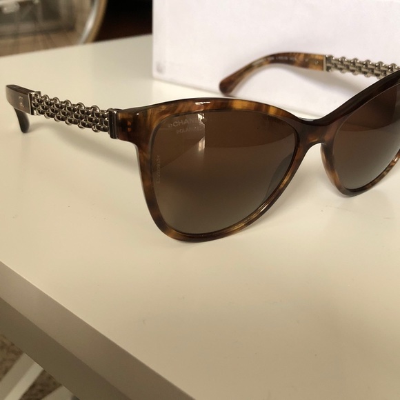 Chanel Chain Link Edition Frames main image 4