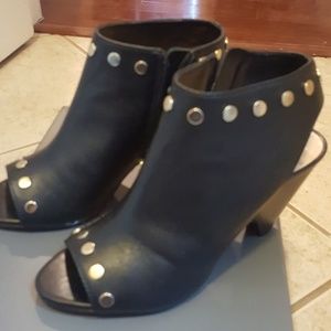 Peep toe Vince Camuto shoes