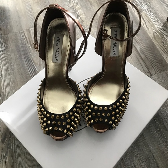 Steve Madden - Picture 3 of 5