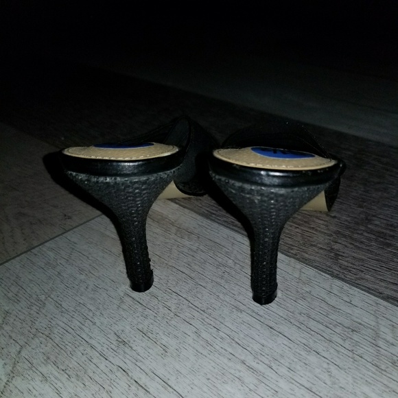 Unlisted Kenneth Cole Shoes - Picture 3 of 3