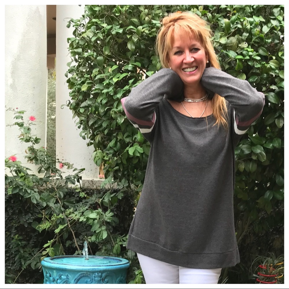 ♥️SOLD  1️⃣L Color Block Brushed Cashmere Top - Picture 7 of 8