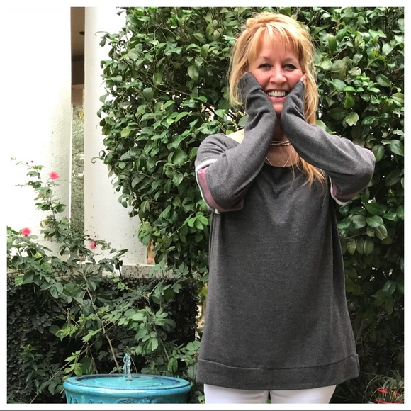 ♥️SOLD  1️⃣L Color Block Brushed Cashmere Top - Picture 5 of 8