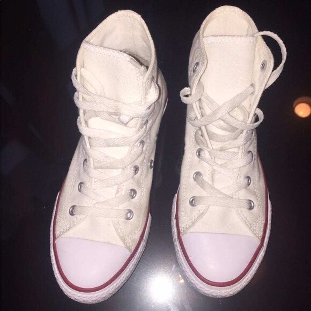 Women’s High Top Converse Shoee