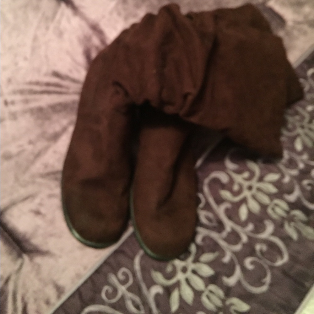 Boots - Picture 2 of 4