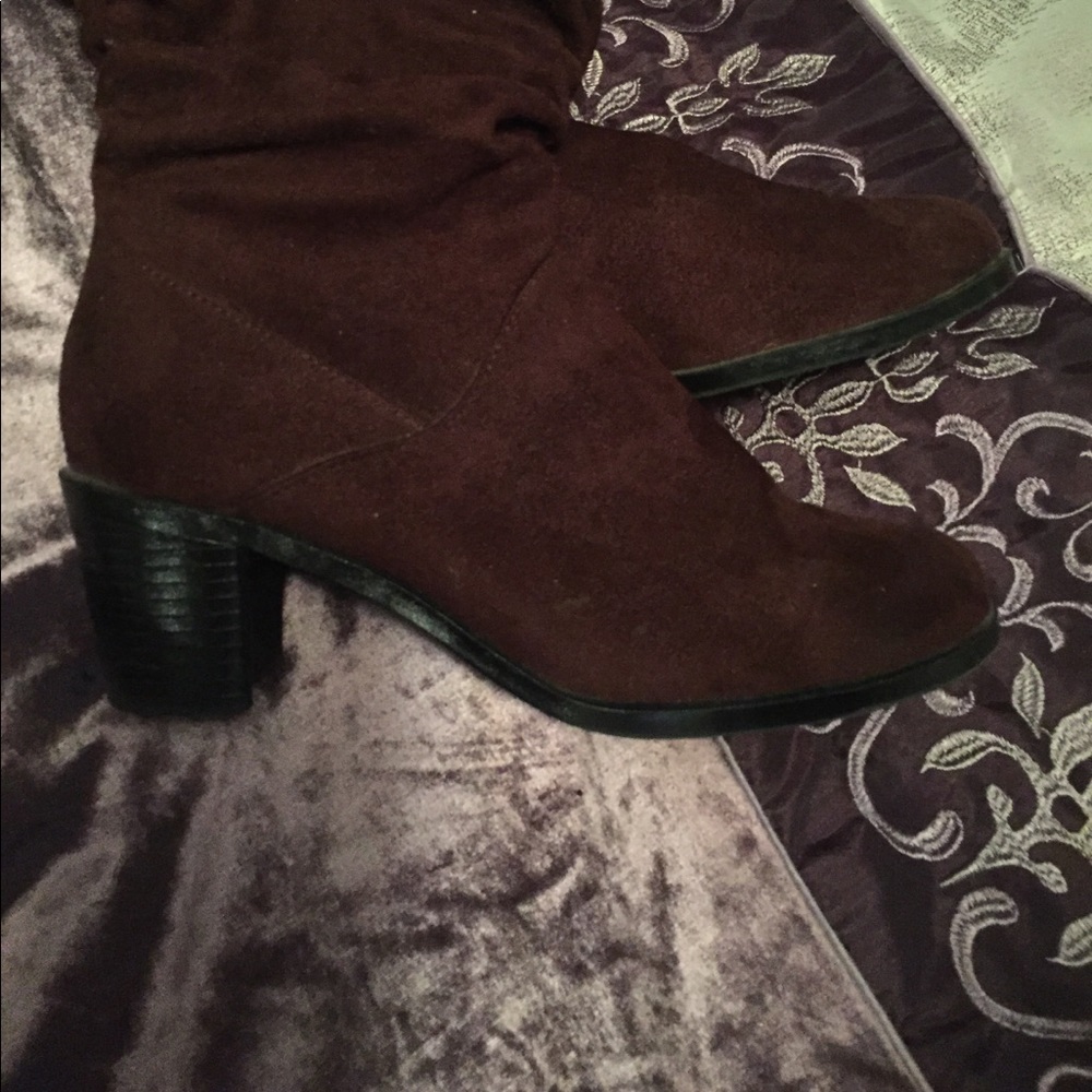 Boots - Picture 3 of 4