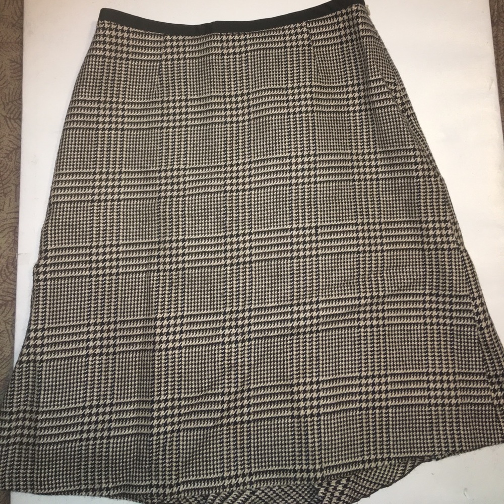 Beautiful Houndstooth skirt