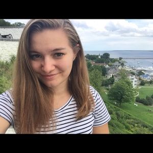 Meet your Posher, Abby