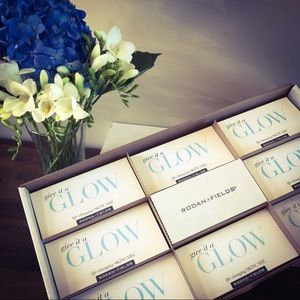 Rodan and Fields Give it a Glow Packs