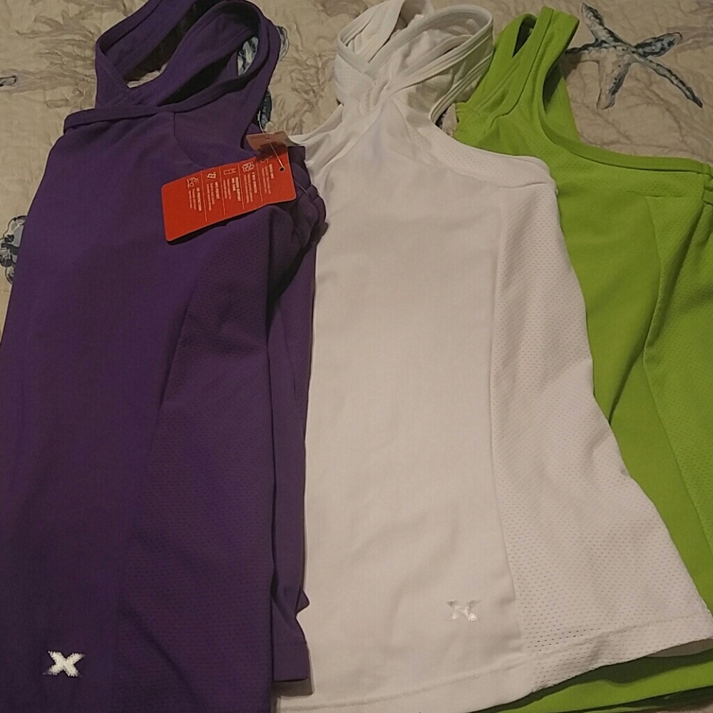 3 workout tanks 1 new, 2 gently worn sz lg