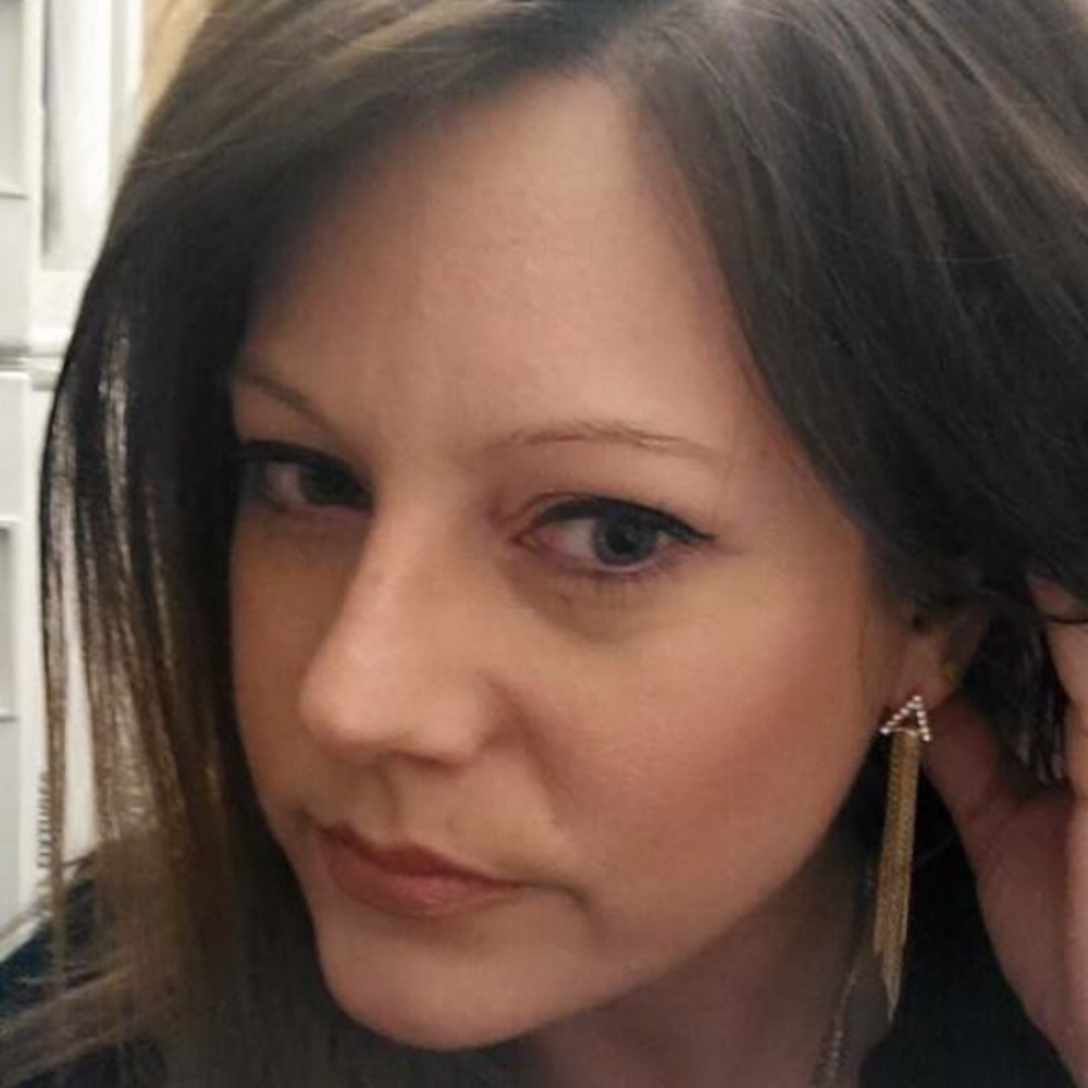 Meet your Posher, Alisa