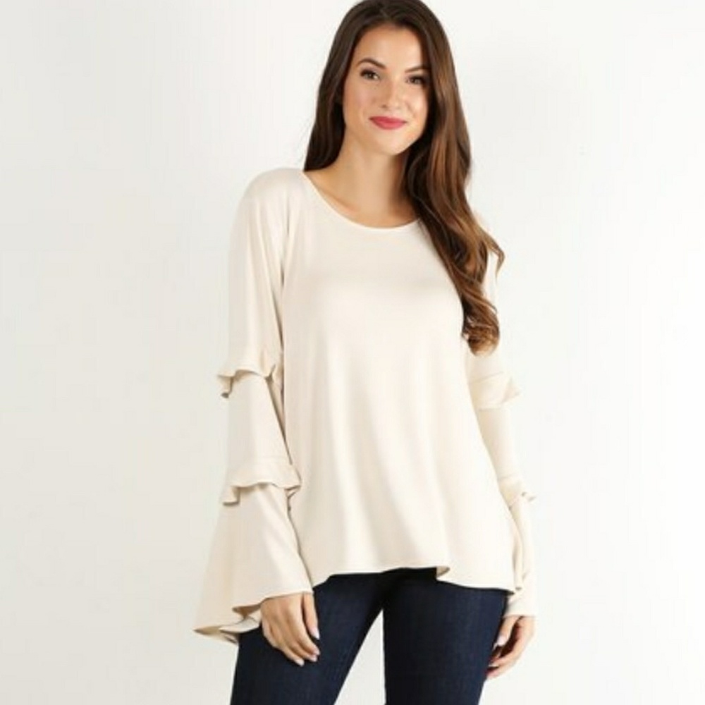 Only 1 small left ♥ This blouse is GORGEOUS ❤ - Picture 7 of 7
