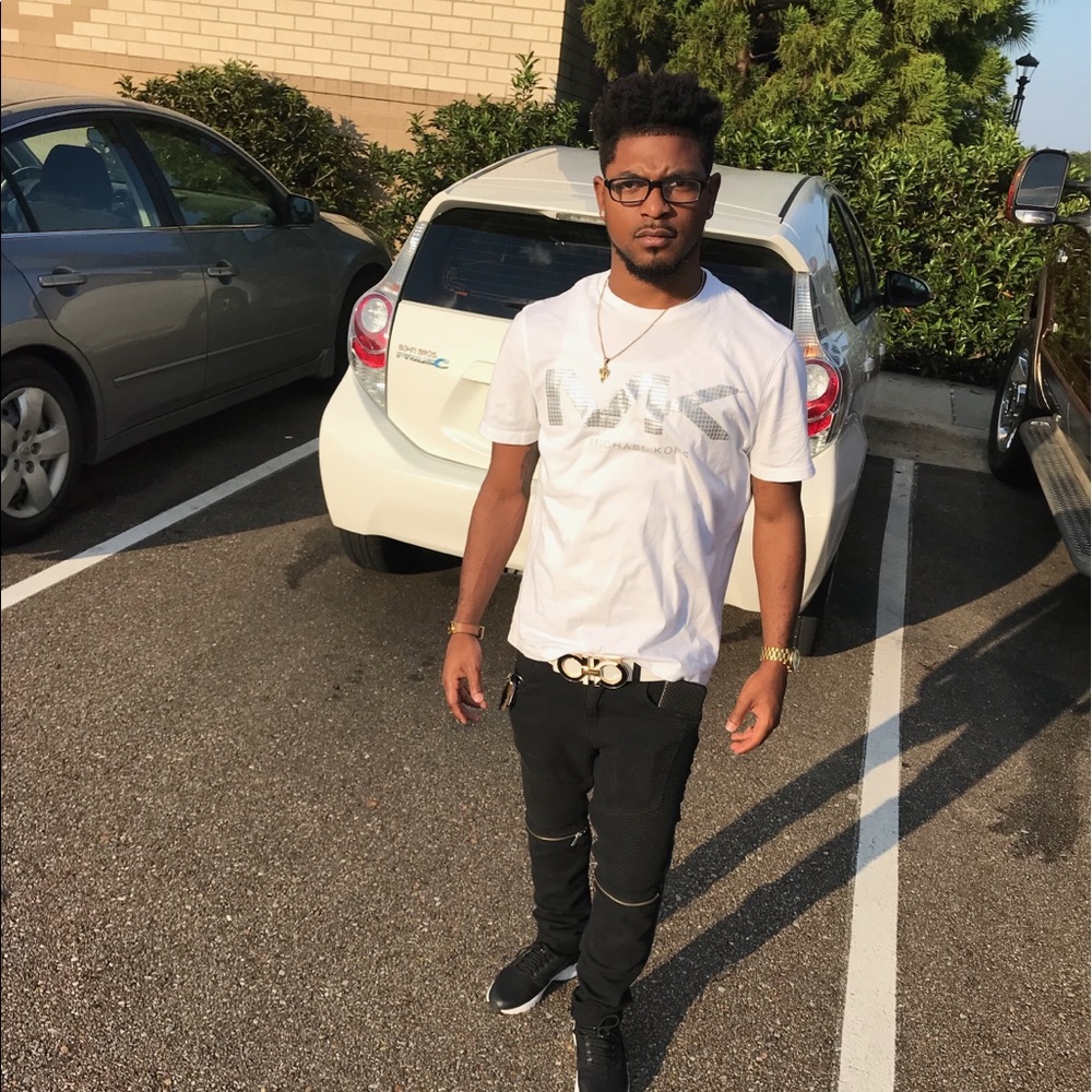 Meet your Posher, Cederick