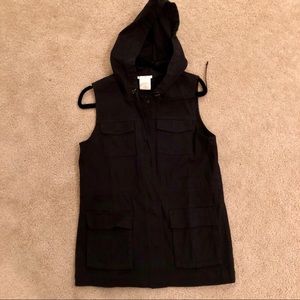 NWT black hooded vest!