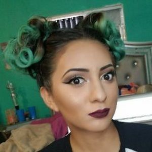 Meet your Posher, Desiree