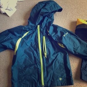 2T Columbia  windbreaker