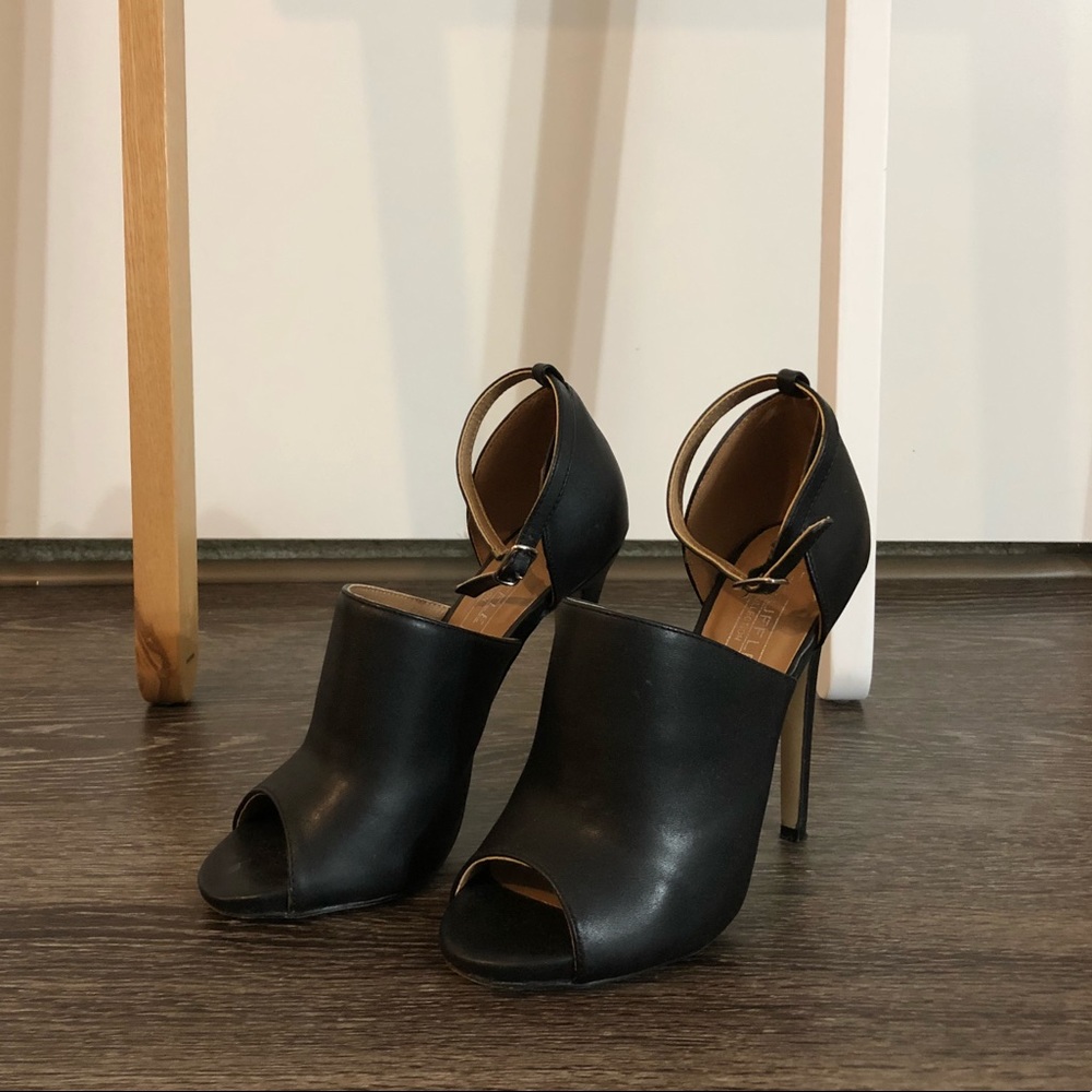Asos Ankle Strap Heel size 36/6