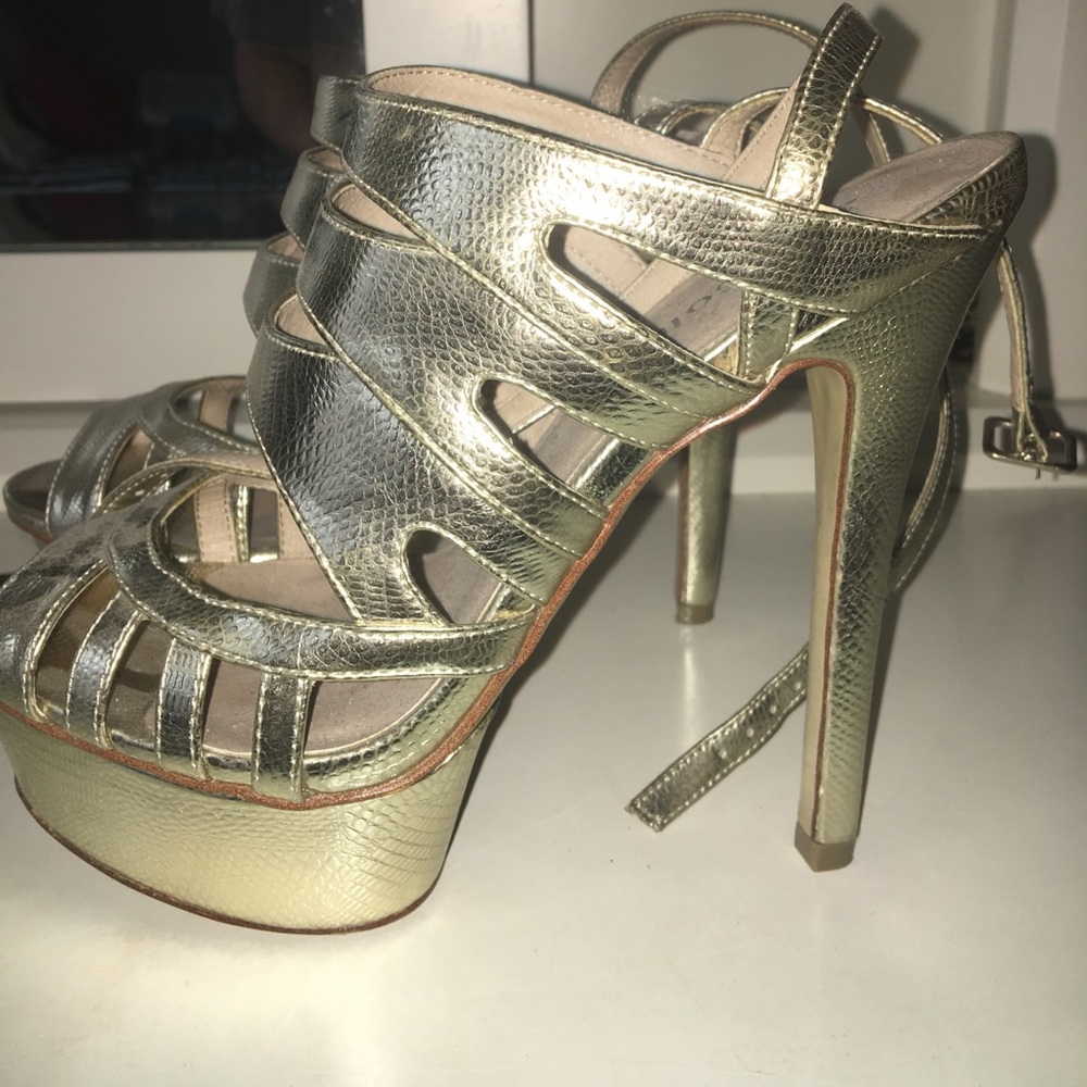 Platform gold heels