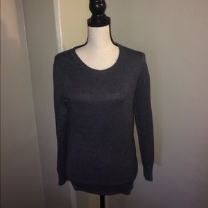 Gray Old Navy sweater