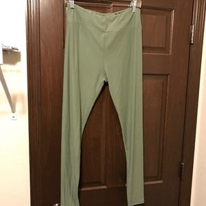 Lularoe - olive green TC leggings