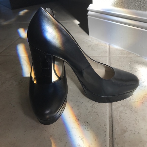 Michael Kors the Jet Set 6 pump - Picture 2 of 5