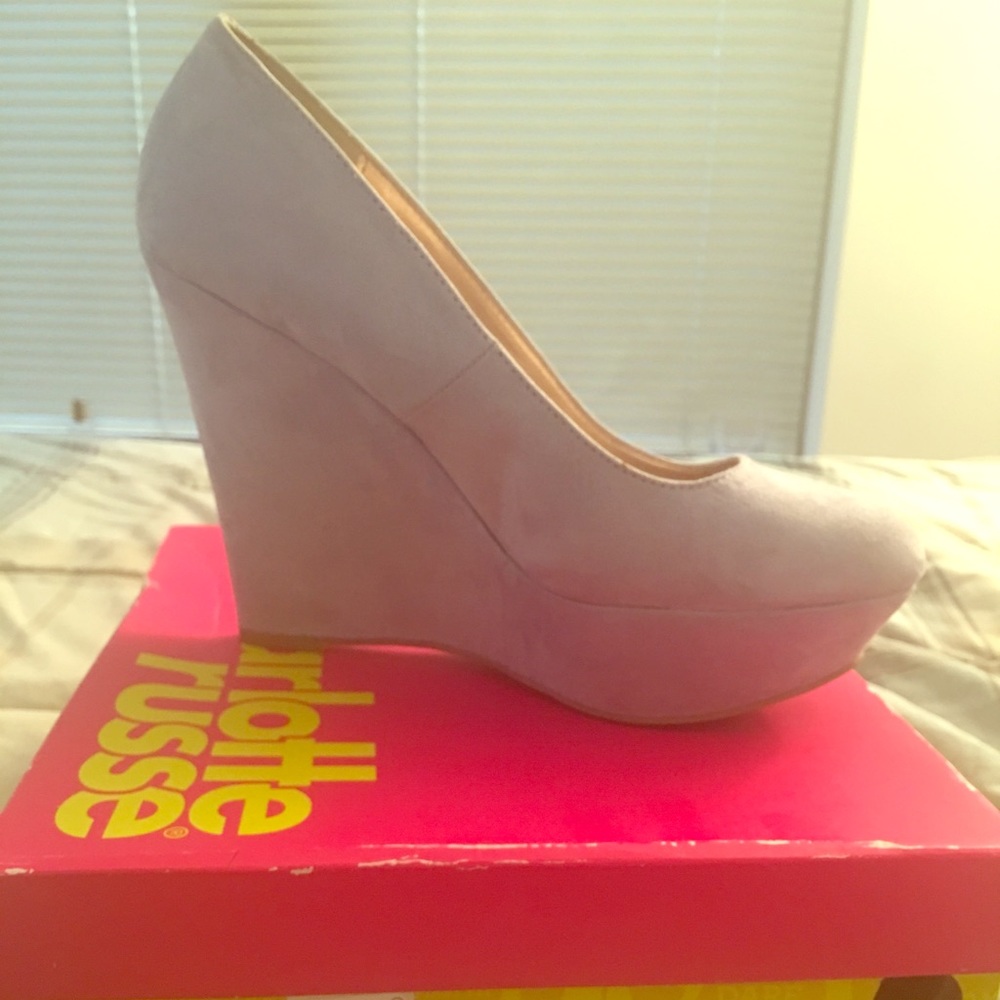 Size 9 lavender platform shoes