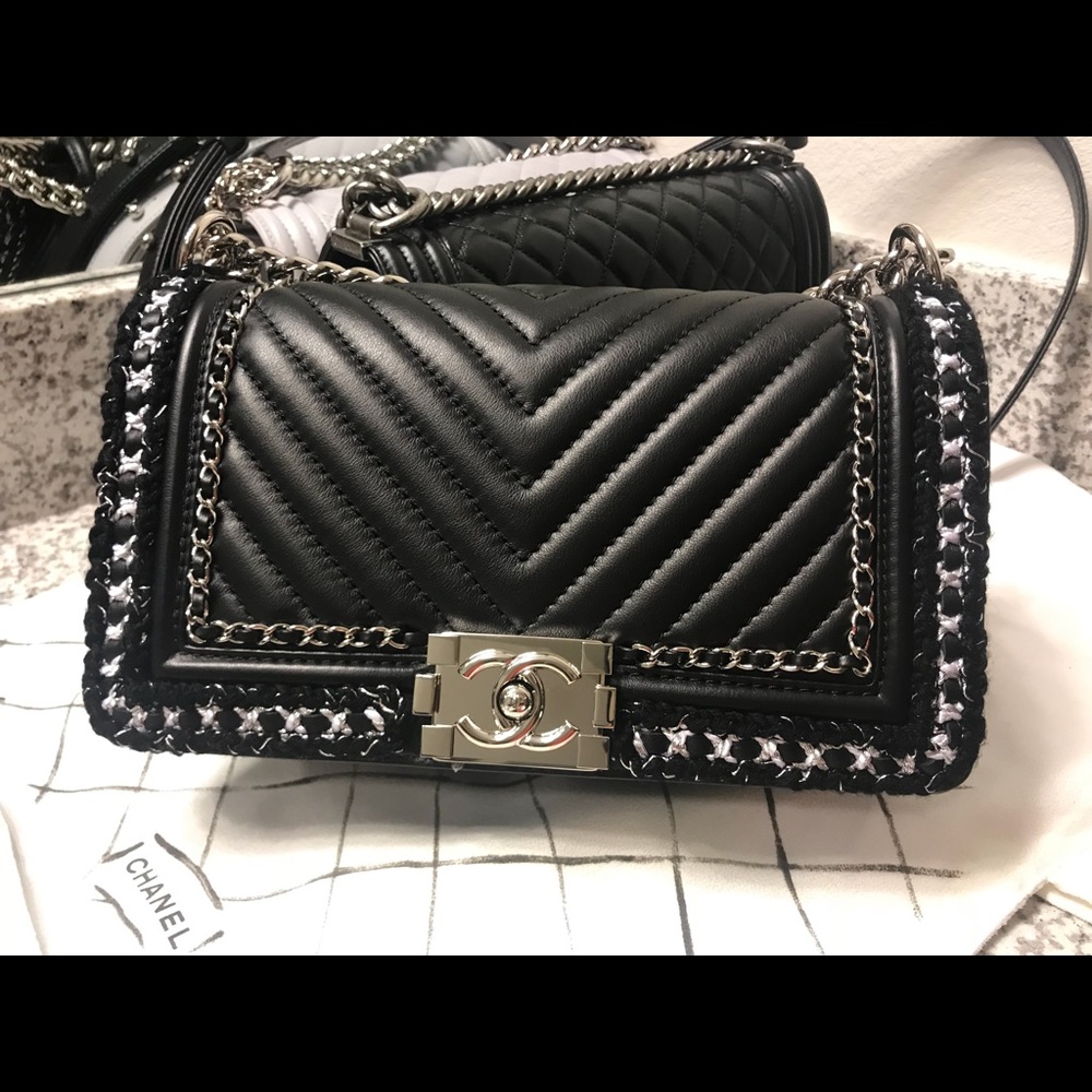 HP🎉Chanel Le boy bag - Picture 6 of 8