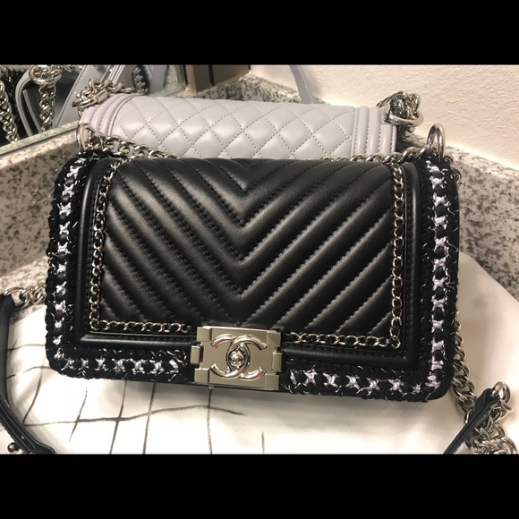 HP🎉Chanel Le boy bag - Picture 2 of 8