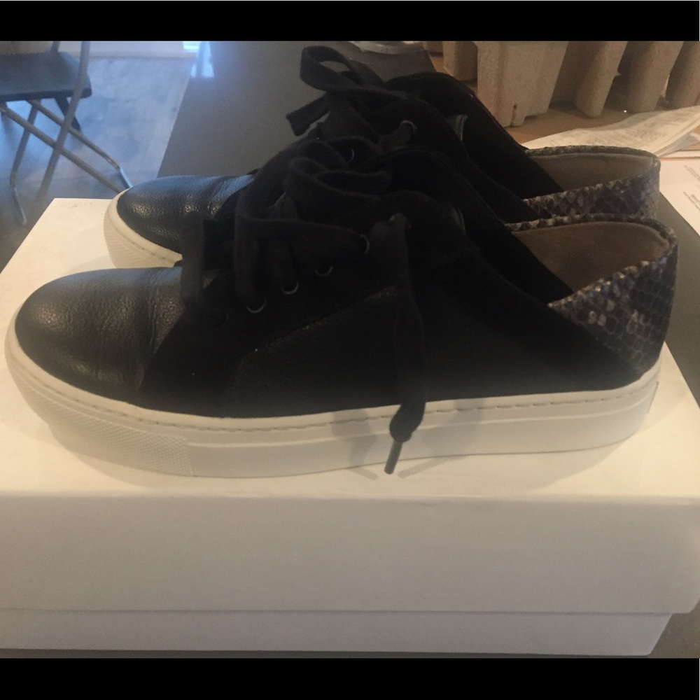 Vince leather tennis shoes black size 5; NEW