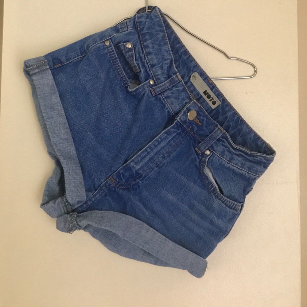 TOPSHOP high waisted denim shorts size 25