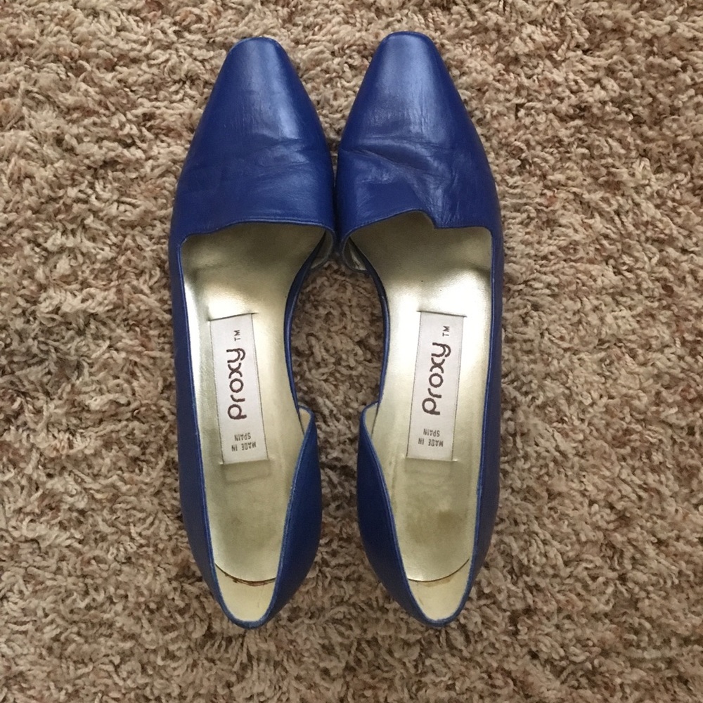 Blue dress shoes
