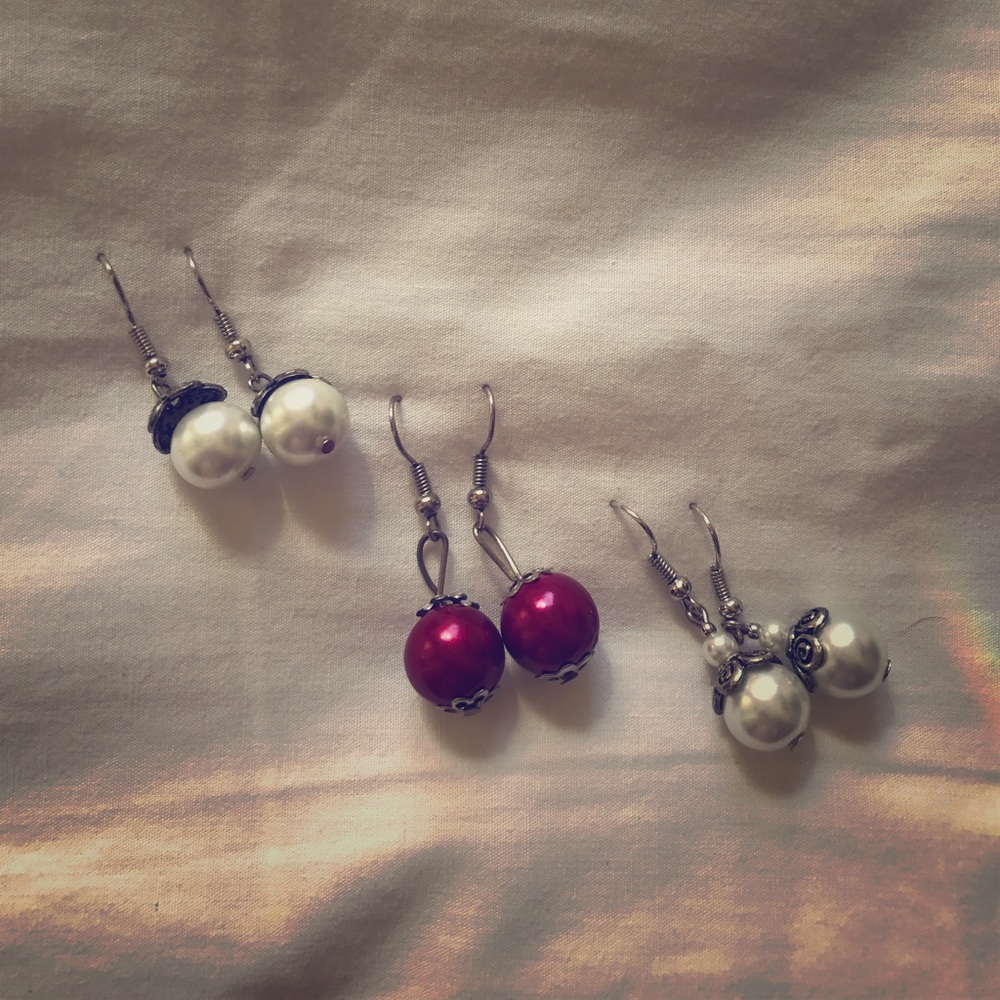 Bundle of 3 earrings