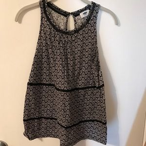 Black and white top🖤🤍