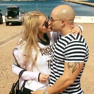 Meet your Posher, Aslay