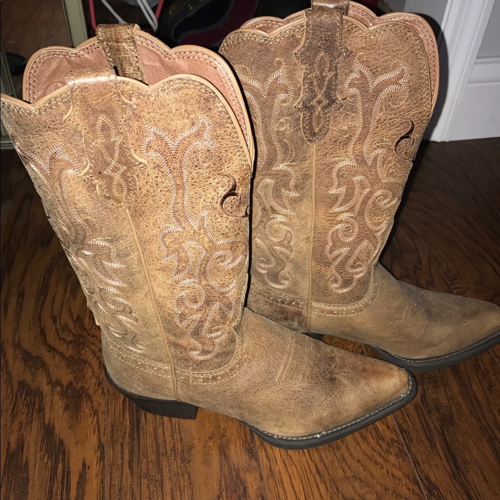 Brand new Justin cowboy boots!
