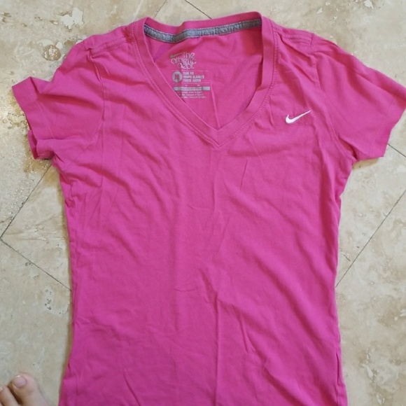 🎀Nike tee pink - Picture 2 of 4
