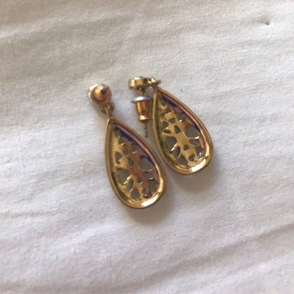 Beautiful gold & Austrian crystal dangle earrings - Picture 2 of 3