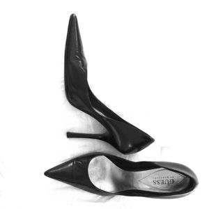 Guess by Marciano black pumps pointed toe
