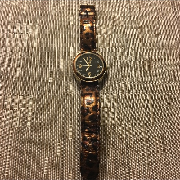 💍Issac Mizrahi Leopard Watch - Picture 2 of 4