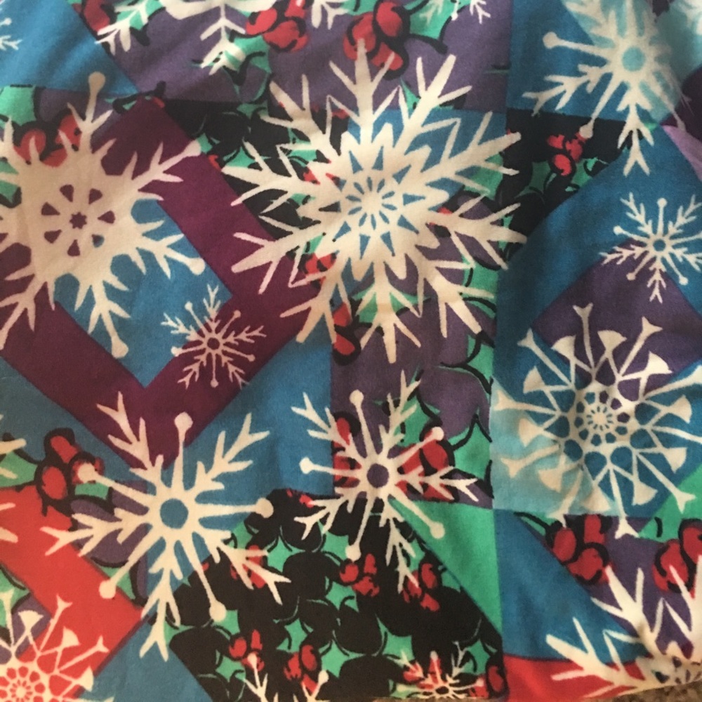 Lularoe tc2 holiday snowflake
