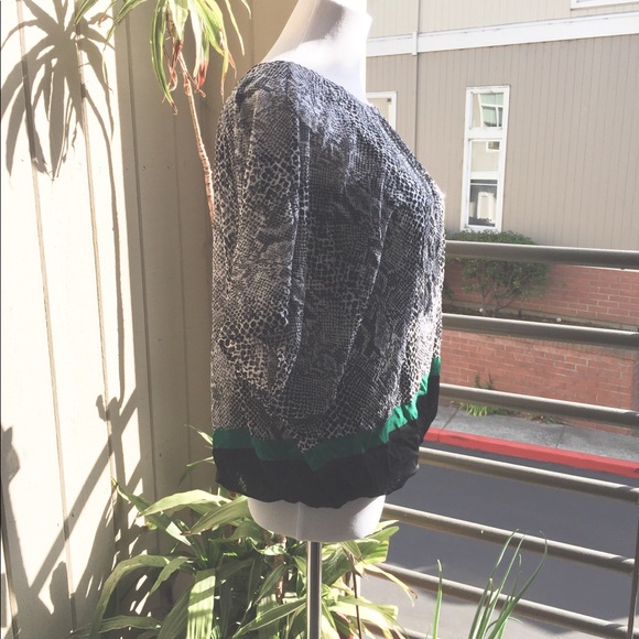 SOLD. Alfani Animal Print w/ Dolman Sleeves Blouse - Picture 3 of 5