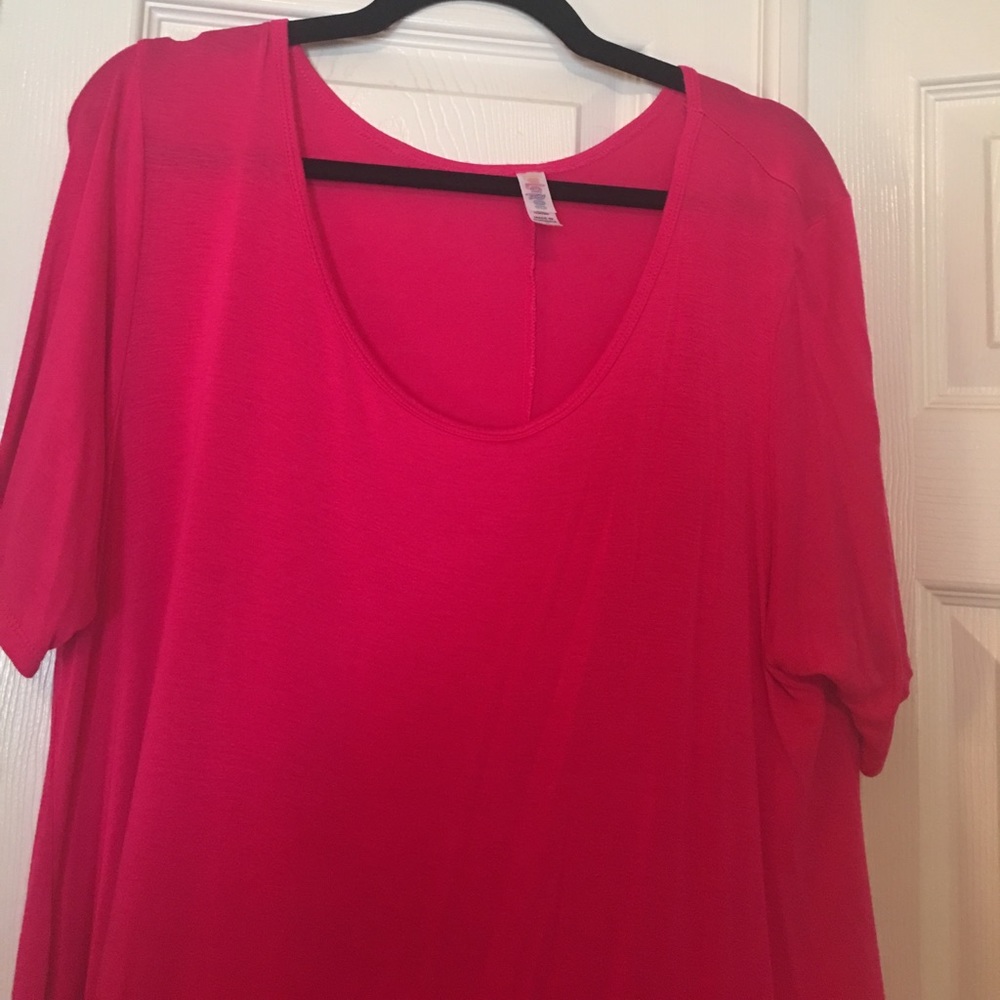 Hot pink Lularoe Perfect T