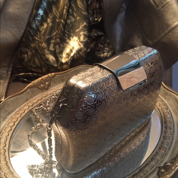 Silver Metal Handbag • Saks Fifth Avenue • - Picture 3 of 9
