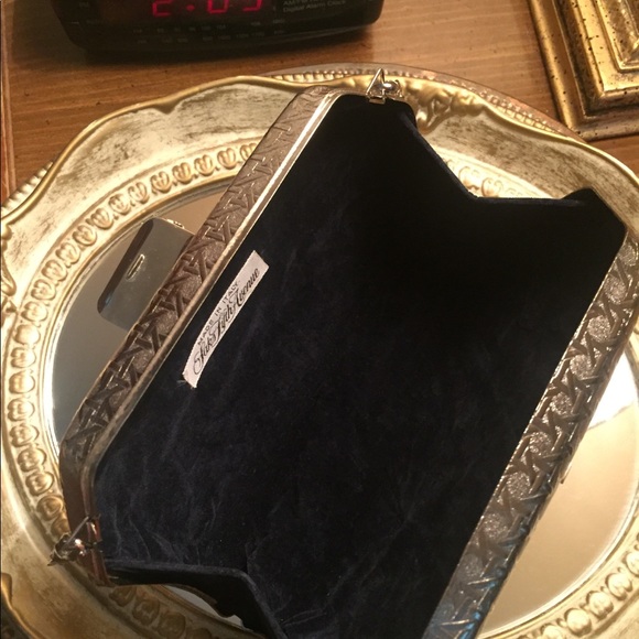 Silver Metal Handbag • Saks Fifth Avenue • - Picture 6 of 9